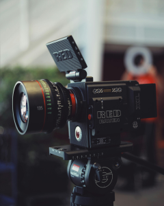 TerraMaster médiaindex - professzionális kamera és NAS rendszer illusztráció